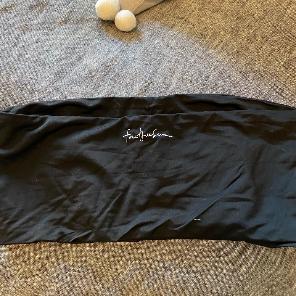 437 Swimwear - Aubrey top black - Size M